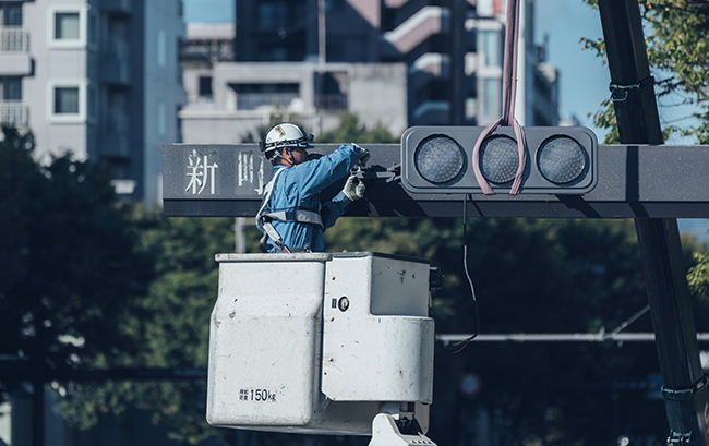 株式会社デューイテクニカルの交通信号機設置⼯事について